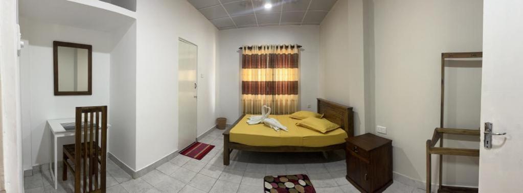 The Lake Round Guest House Канди Екстериор снимка